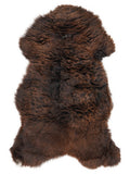 Braunes Lammfell, ca. 120 × 65 cm, von oben fotografiert: genau das Fell, das Sie erhalten